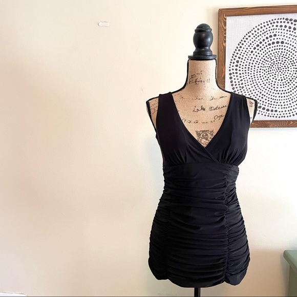 Deep Rouched V-Neck Bodycon Top - Picture 2 of 11